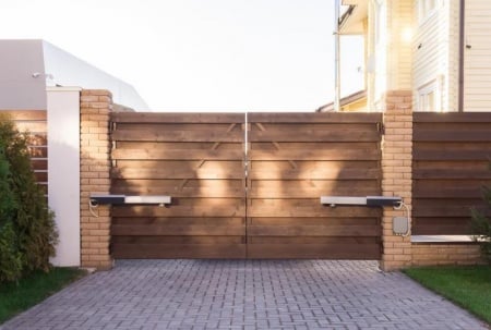 Bien motoriser son portail &agrave; Compertrix, les points &agrave; consid&eacute;rer