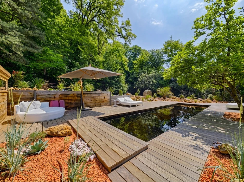 Terrasse extérieure moderne avec pergola bioclimatique à lames orientables en aluminium anthracite